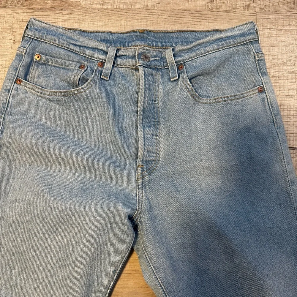 Levis excellent pre
